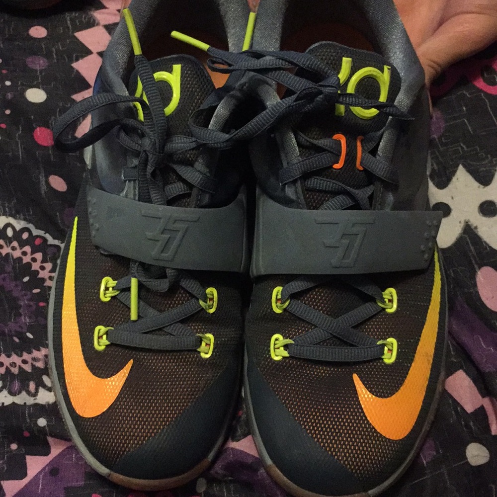 kd 7. rare find. unknown name of shoe